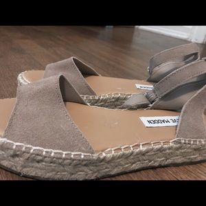 STEVE MADDEN wedge sandal